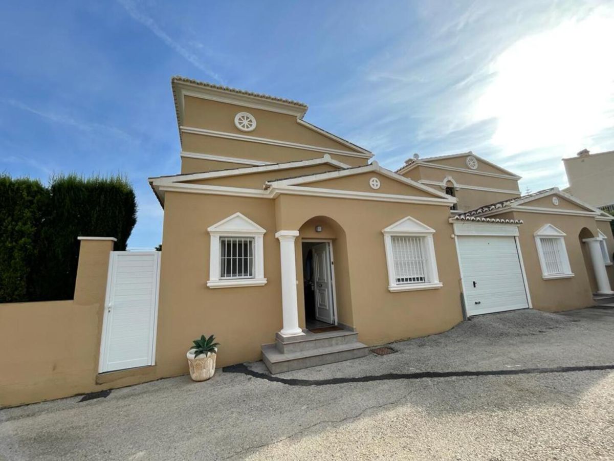 Villa unter Verkauf unter Cometa II, Calpe, Alicante