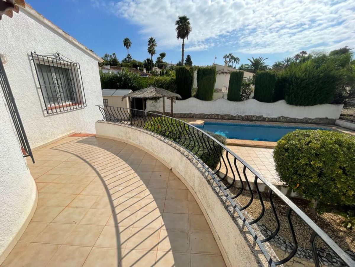 Villa en Venta en Empedrola, Calpe, Alicante