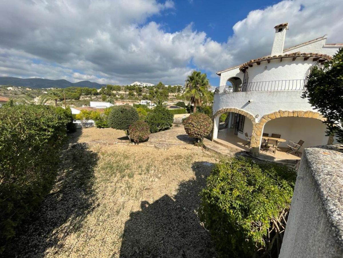 Villa en Venta en Empedrola, Calpe, Alicante