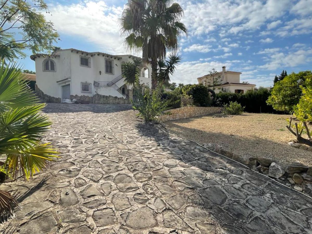 Villa unter Verkauf unter Empedrola, Calpe, Alicante